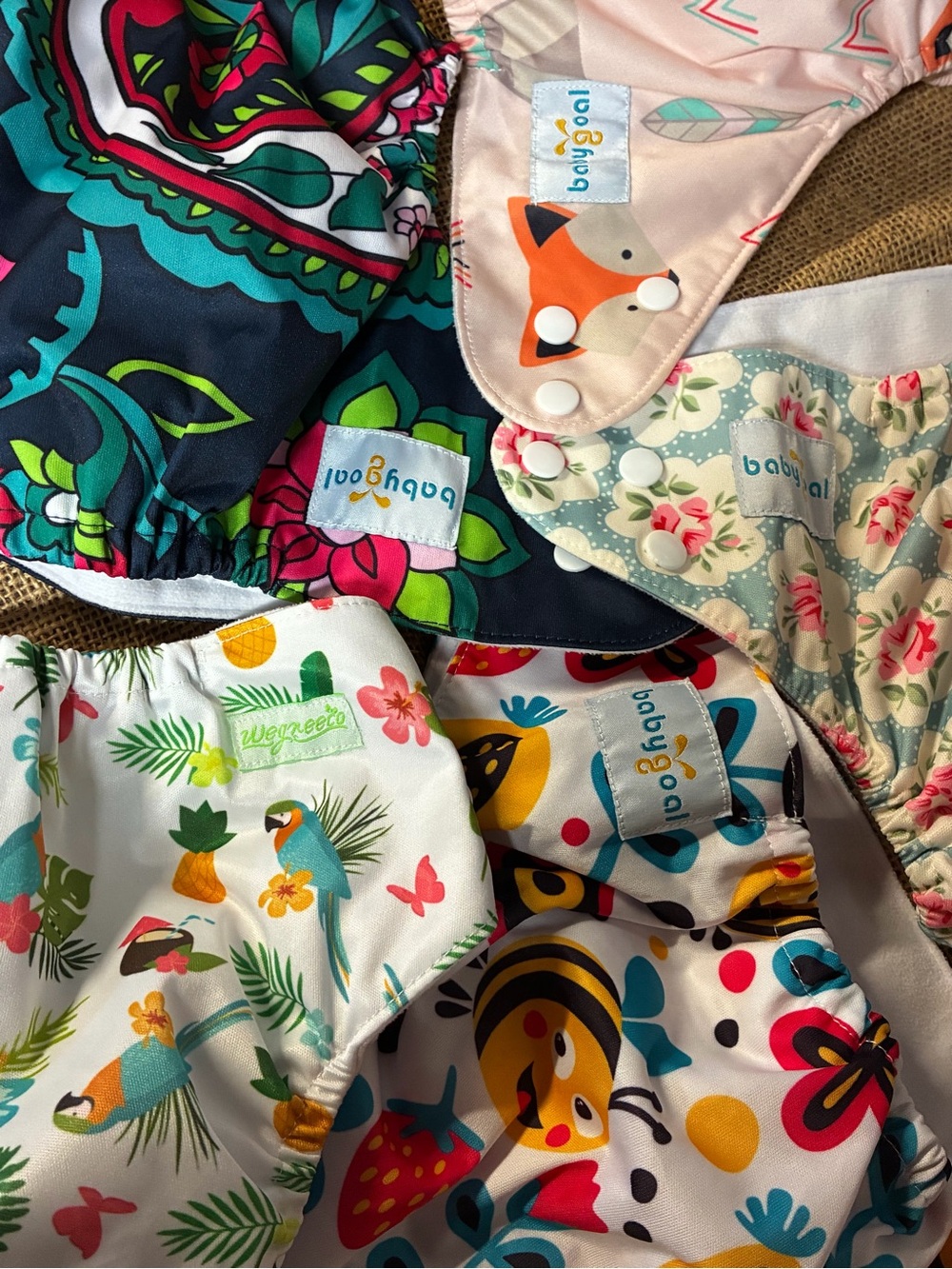 Cloth Diapers - 14 cloth diapers and 12 inserts - Picture 4 of 14